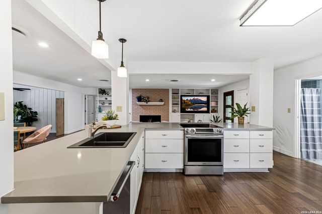 1324 Sleepy Hollow Ln, New Braunfels, TX 78130