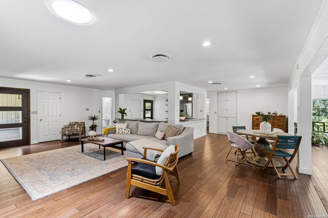 1324 Sleepy Hollow Ln, New Braunfels, TX 78130