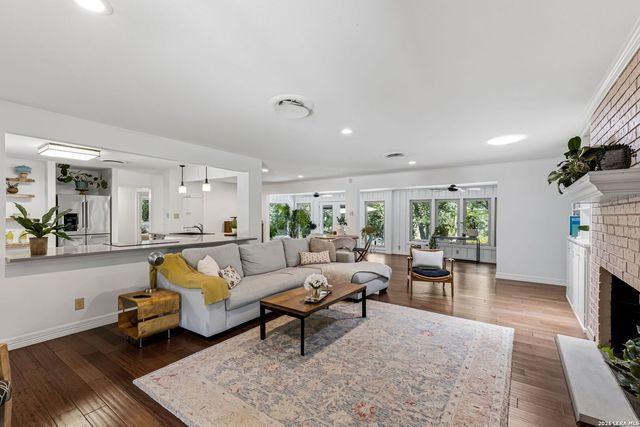 1324 Sleepy Hollow Ln, New Braunfels, TX 78130