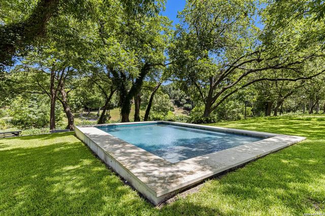 1324 Sleepy Hollow Ln, New Braunfels, TX 78130