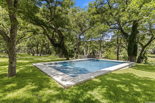 1324 Sleepy Hollow Ln, New Braunfels, TX 78130