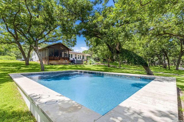 1324 Sleepy Hollow Ln, New Braunfels, TX 78130