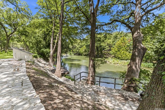 1324 Sleepy Hollow Ln, New Braunfels, TX 78130