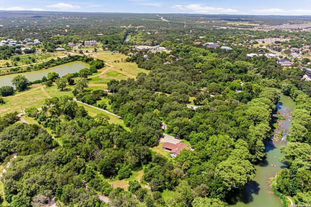 1324 Sleepy Hollow Ln, New Braunfels, TX 78130