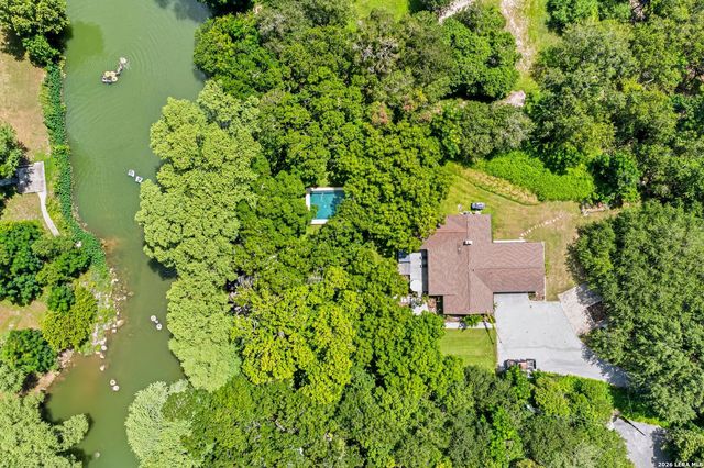 1324 Sleepy Hollow Ln, New Braunfels, TX 78130