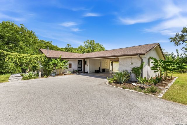 1324 Sleepy Hollow Ln, New Braunfels, TX 78130