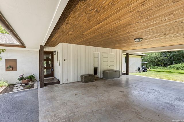 1324 Sleepy Hollow Ln, New Braunfels, TX 78130