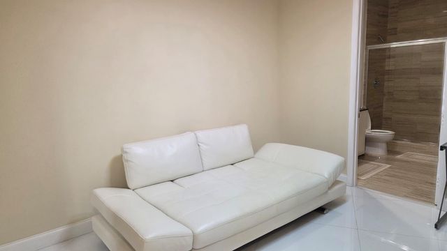 15811 COLLINS Avenue 3807, Sunny Isles Beach, FL 33160