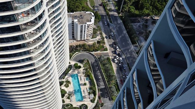 15811 COLLINS Avenue 3807, Sunny Isles Beach, FL 33160