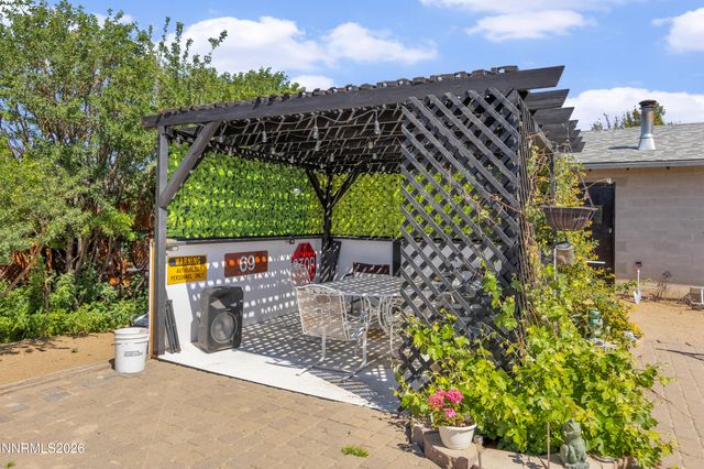 215 Britton Lane, Sun Valley, NV 89433