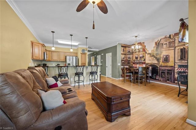 410 Beaumont Circle, Clemmons, NC 27012