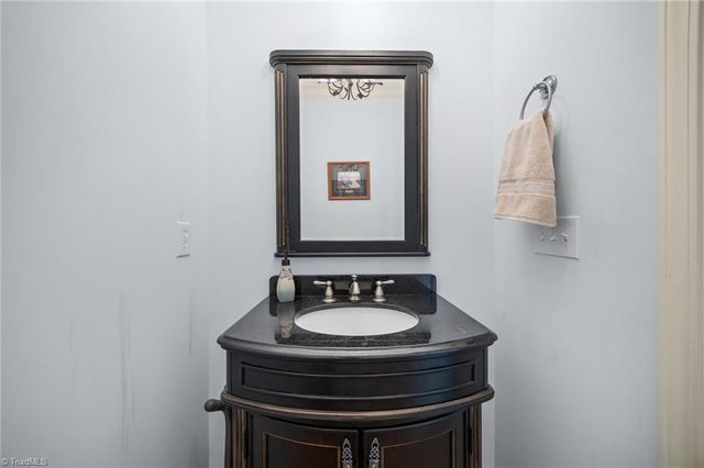 410 Beaumont Circle, Clemmons, NC 27012