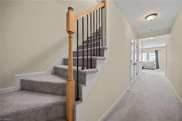 410 Beaumont Circle, Clemmons, NC 27012