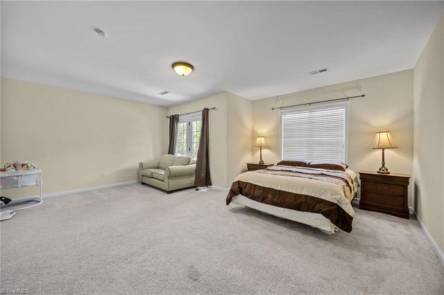 410 Beaumont Circle, Clemmons, NC 27012