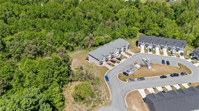 410 Beaumont Circle, Clemmons, NC 27012