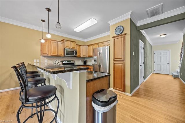 410 Beaumont Circle, Clemmons, NC 27012