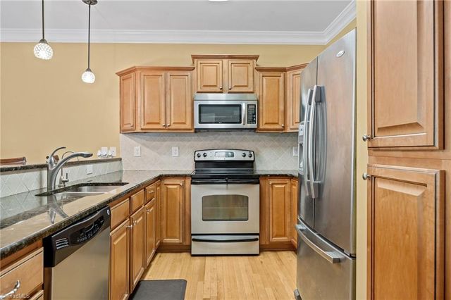 410 Beaumont Circle, Clemmons, NC 27012