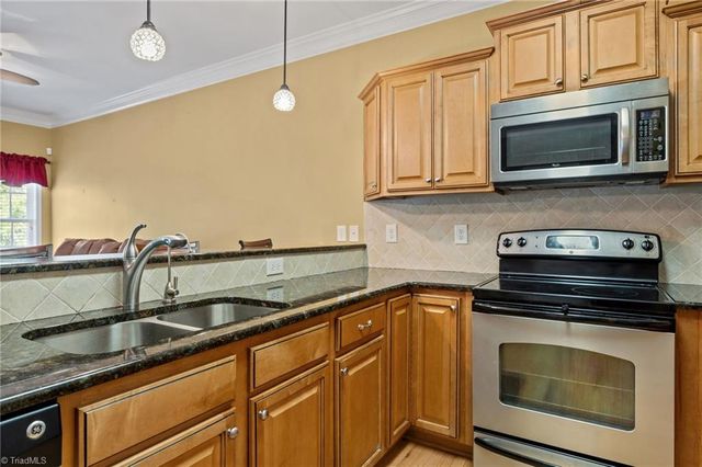 410 Beaumont Circle, Clemmons, NC 27012