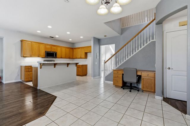 242 Greenhouse Way, Turlock, CA 95382