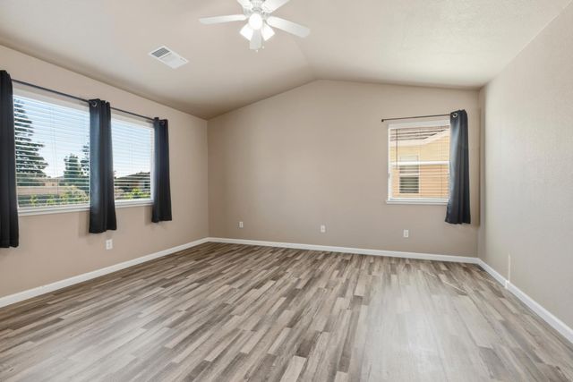 242 Greenhouse Way, Turlock, CA 95382