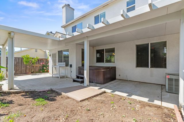 242 Greenhouse Way, Turlock, CA 95382