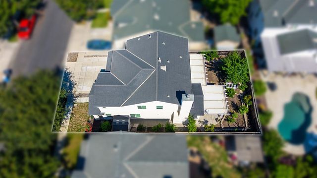 242 Greenhouse Way, Turlock, CA 95382