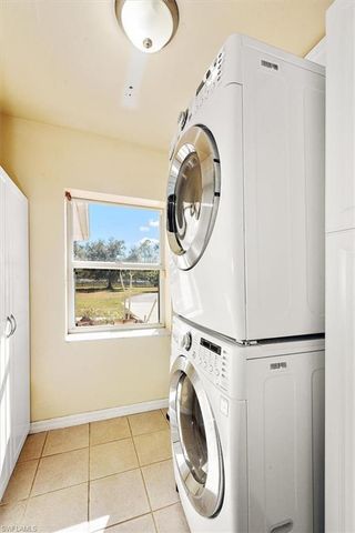 9851 Merle DR, North Fort Myers, FL 33917