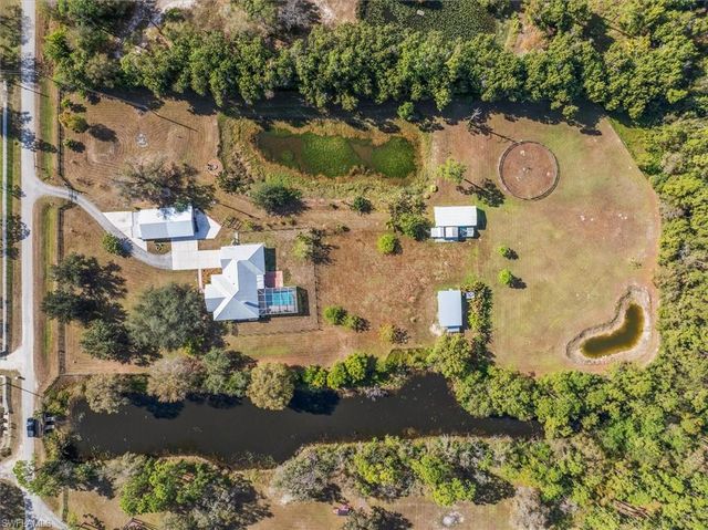 9851 Merle DR, North Fort Myers, FL 33917