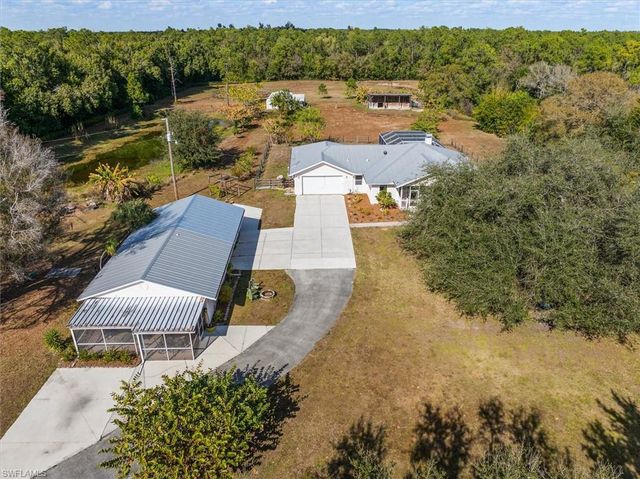 9851 Merle DR, North Fort Myers, FL 33917