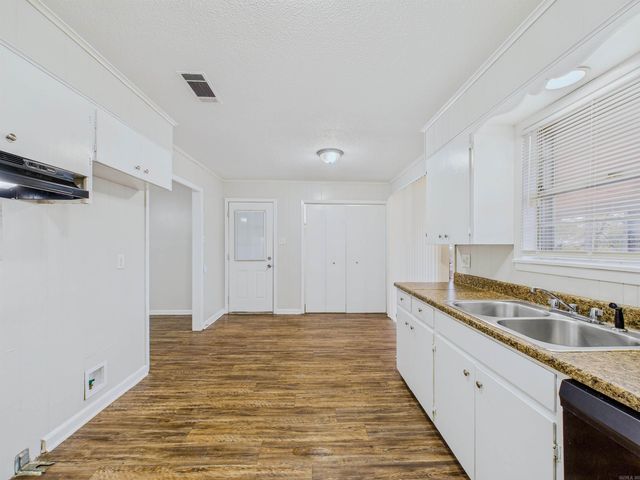 14 Linkay Court, Little Rock, AR 72209