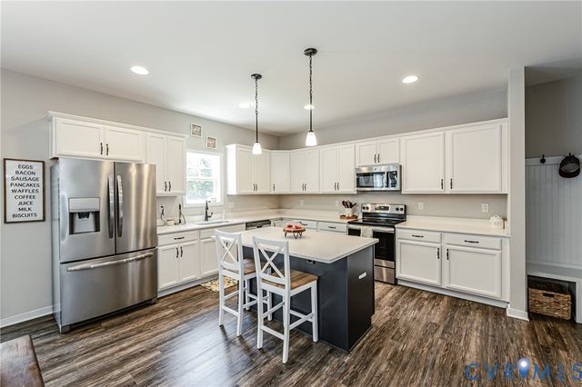 8425 Sparks Ter, Quinton, VA 23141