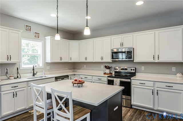 8425 Sparks Ter, Quinton, VA 23141