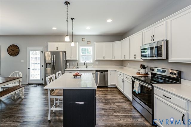 8425 Sparks Ter, Quinton, VA 23141