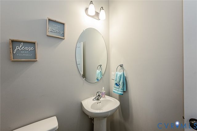 8425 Sparks Ter, Quinton, VA 23141