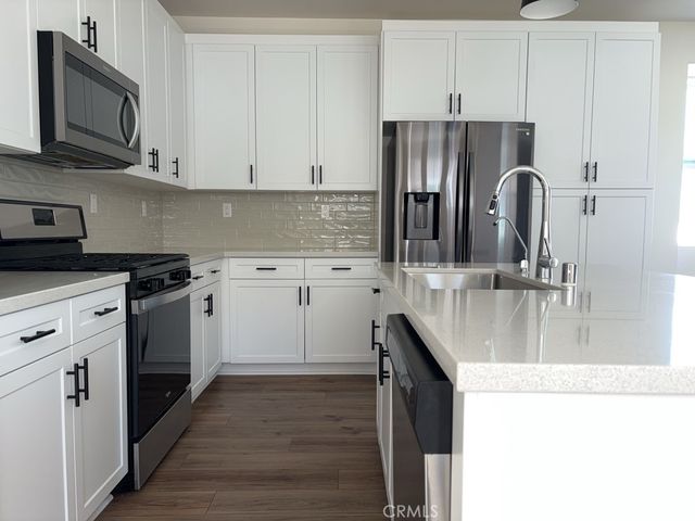 15992 Jaime Lane 8, Fontana, CA 92336