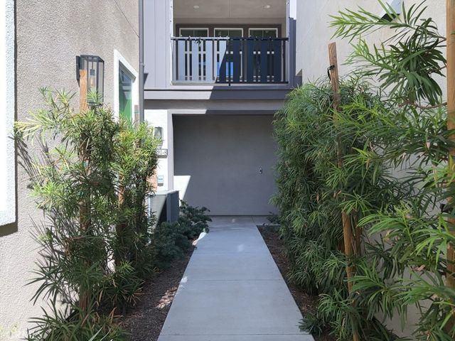 15992 Jaime Lane 8, Fontana, CA 92336