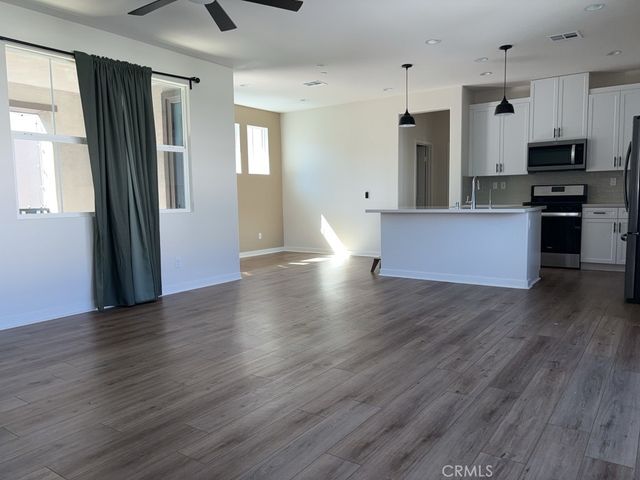 15992 Jaime Lane 8, Fontana, CA 92336