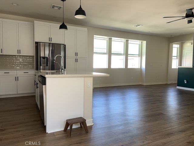 15992 Jaime Lane 8, Fontana, CA 92336