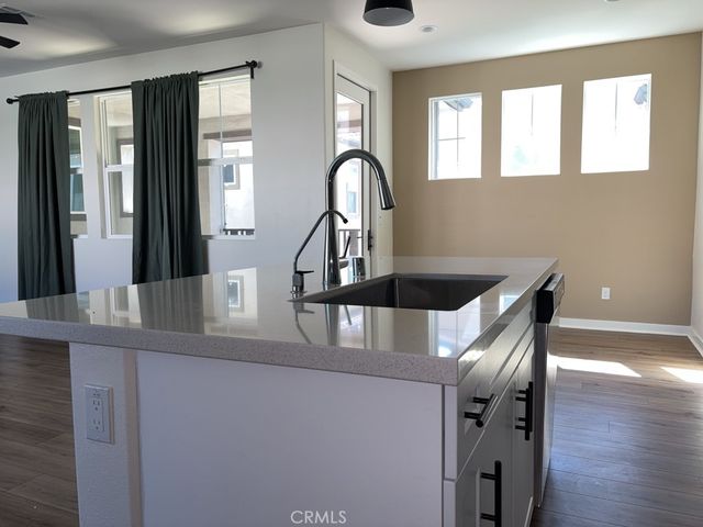 15992 Jaime Lane 8, Fontana, CA 92336