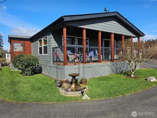 600 NE Lincoln Road #4, Poulsbo, WA 98370