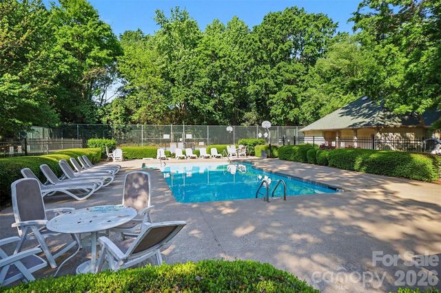 1051 Churchill Downs Court B, Charlotte, NC 28211