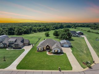 13525 Creek View Drive, Edmond, OK 73025