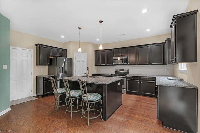 8236 Hawthorn DR, Hayes, VA 23072