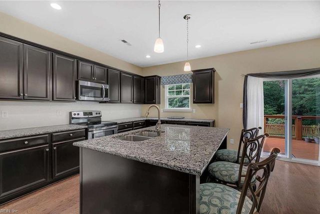 8236 Hawthorn DR, Hayes, VA 23072