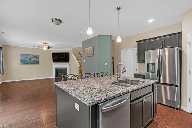 8236 Hawthorn DR, Hayes, VA 23072