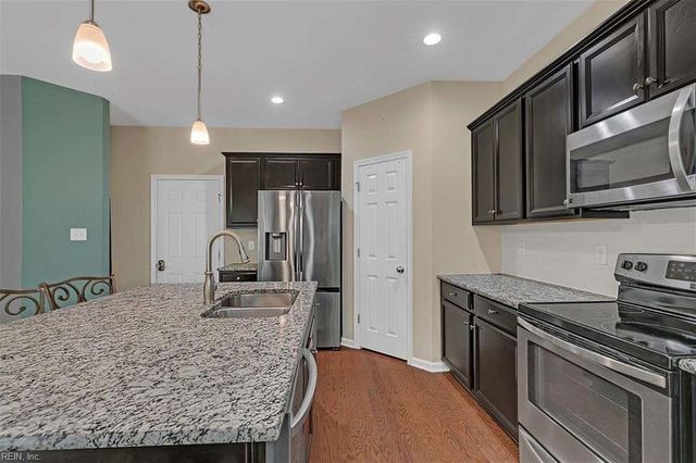 8236 Hawthorn DR, Hayes, VA 23072