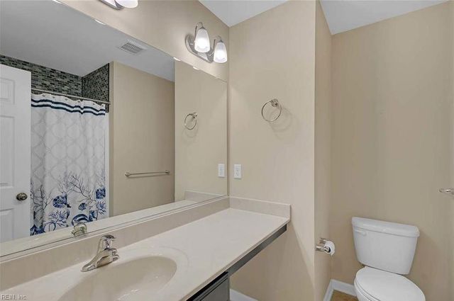 8236 Hawthorn DR, Hayes, VA 23072