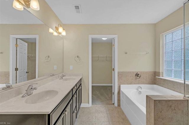 8236 Hawthorn DR, Hayes, VA 23072