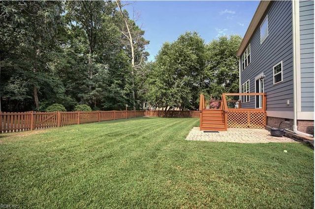 8236 Hawthorn DR, Hayes, VA 23072