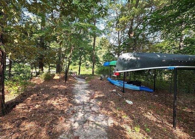 8236 Hawthorn DR, Hayes, VA 23072